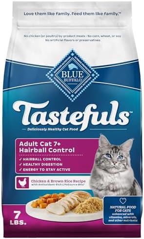 Blue Buffalo Tastefuls Natural Dry Food for Adult Cats 7+, Hairball Control, Chicken & Brown Rice Recipe, 7-lb. Bag