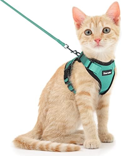 Dooradar Cat Harness and Leash Set, Escape Proof Safe Adjustable Kitten Vest Harnesses for Walking, Easy Control Soft Breathable Mesh Jacket with Reflective Strips for Cats, Green, S