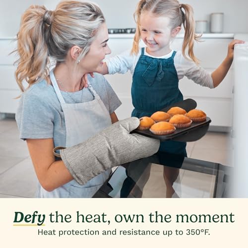 Cuisinart Heritage Kitchen Oven Mitts – Heat-Resistant Kitchen Mitts for Oven with Non-Slip Neoprene Palm, Long Cuff, and Cotton Filling – Durable Oven Gloves for Cooking, Baking, & Grilling