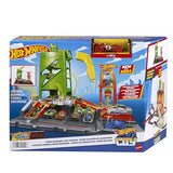 Hot Wheels City Toy Car Track Set, Super Recharge Fuel Station Playset with EV Chargers & 1:64 Scale Toy Vehicle