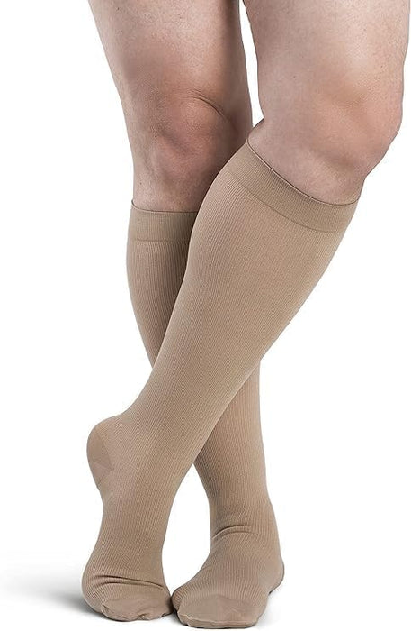 SIGVARIS Men’s DYNAVEN Closed Toe Calf-High Socks 30-40mmHg - Medium Short - Light Beige