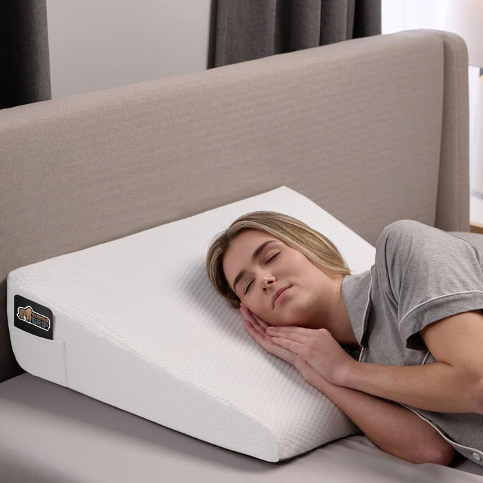 GORILLA GRIP Bed Wedge Ergonomic Sleeping Pillow, Soft Dual Layer Memory Foam, Stay in Place Dots, Breathable Cover, Headboard Triangle Sleep Support for Reading Acid Reflux Anti Snoring, 7.5in White