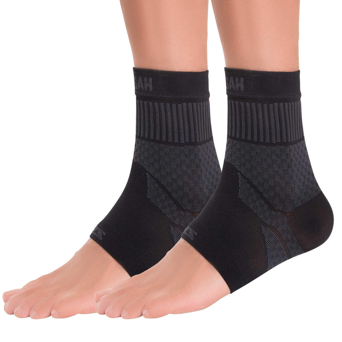 Zensah Ankle Support - Compression Ankle Brace - Great for Running, Soccer, Volleyball, Sports - Ankle Sleeve Helps Sprains, Tendonitis, Pain (Medium, Black - Pair)