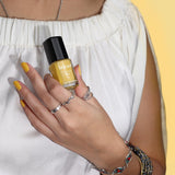 LONDONTOWN Canary Yellow Glossy Nail Polish, Daisy Chain lakur, Vegan Chip-Resistant Long-Lasting Nail Lacquer, 40 fl oz