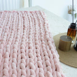 Maetoow Chenille Chunky Knit Blanket Throw （30×40 Inch）, Handmade Warm & Cozy Blanket Couch, Bed, Home Decor, Soft Breathable Fleece Banket, Christmas Thick and Giant Yarn Throws, Light Pink