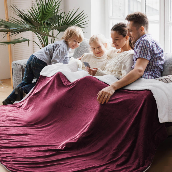 Bedsure Sherpa Fleece Cal King Blankets for Bed - Thick and Warm Oversized Blanket for Winter, Soft Fuzzy Plush Large Christmas Blanket Gift, Red, 112x98 Inches