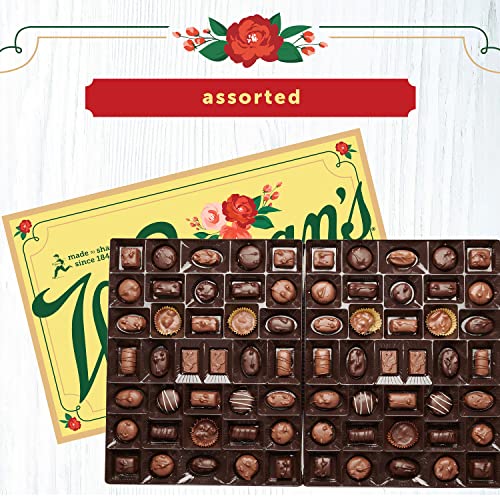 Whitman's Sampler Gift Box of Assorted Chocolates, 36 Ounce (72 Pieces)