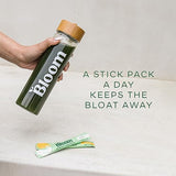 Bloom Nutrition Green Superfood Stick Packs | Super Greens Powder Juice & Smoothie Mix | Whole Foods, Organic Spirulina and Chlorella, Probiotics, Digestive Enzymes, & Antioxidants (Strawberry Kiwi)